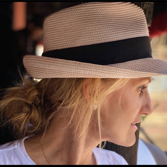 Meet your Posher, Linda - Picture 1 of 1